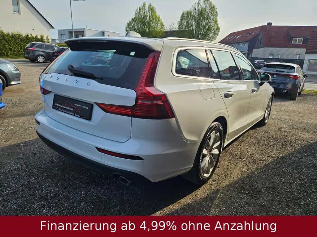Volvo V60 Kombi 2.0 Momentum Pro | TüV neu 12/2020-photo-3