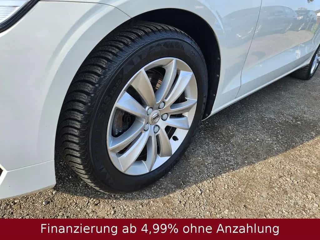 Volvo V60 Kombi 2.0 Momentum Pro | TüV neu 12/2020-photo-8