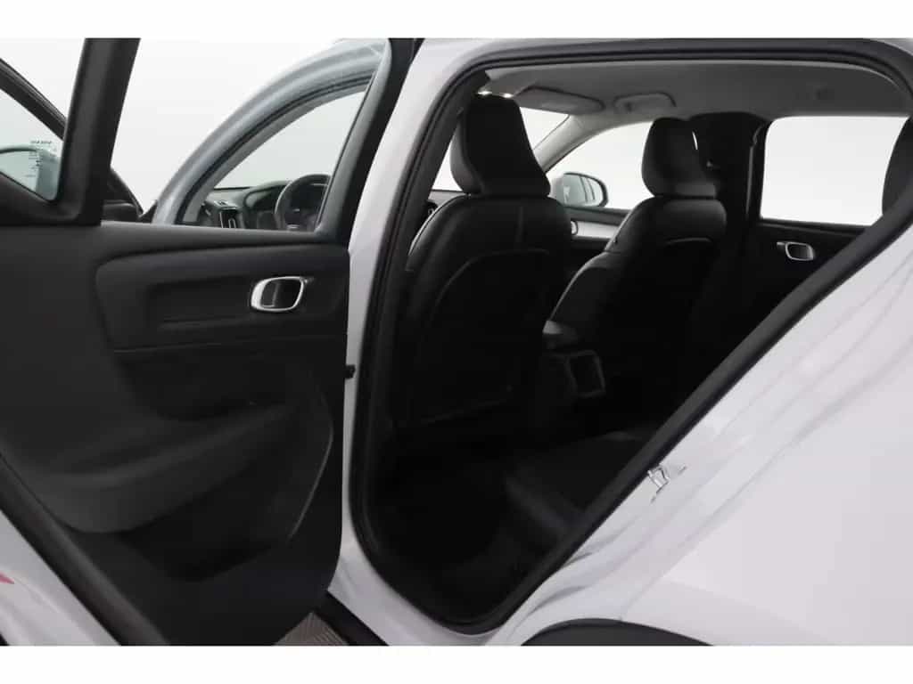 Volvo XC40 D3 Momentum Pro+LED+NAVI+VIRTUAL+PDC 06/2020-photo-17