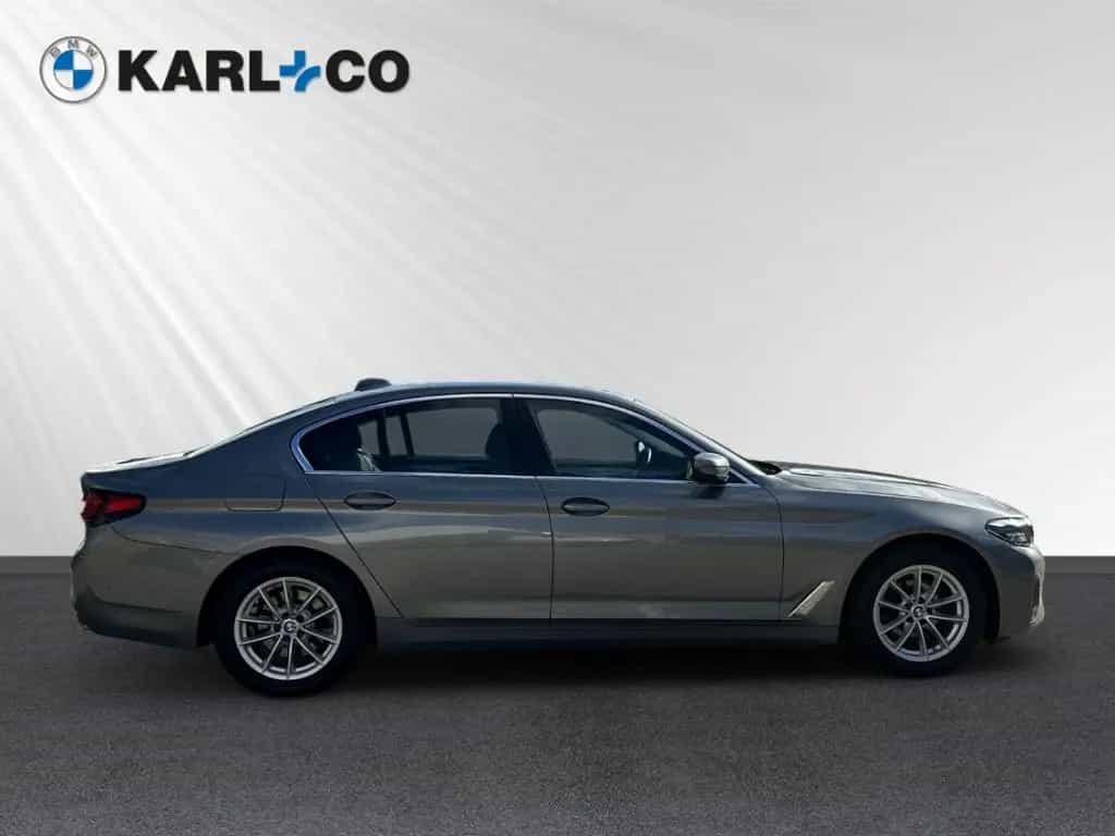 BMW 5 Series 520 d Limousine Sportsitze Alarm Lordosenstütze 06/2023-photo-4