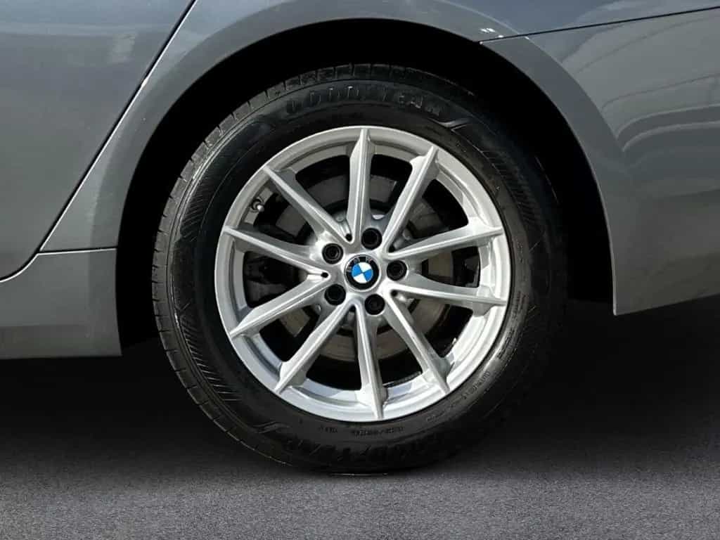BMW 5 Series 520 d Limousine Sportsitze Alarm Lordosenstütze 06/2023-photo-6