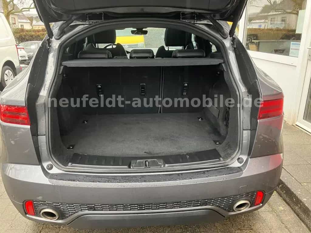 Jaguar E-Pace R-Dynamic S Performance Pano Matrix AHK 08/2020-photo-10