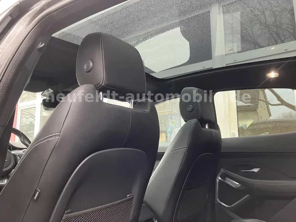 Jaguar E-Pace R-Dynamic S Performance Pano Matrix AHK 08/2020-photo-16
