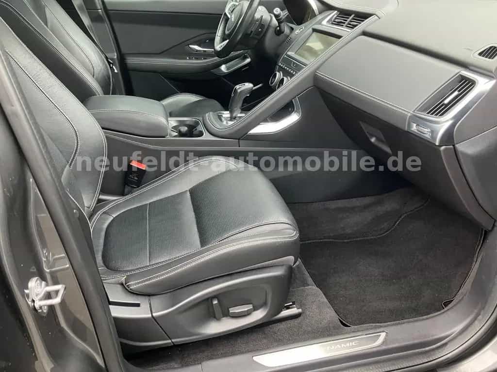 Jaguar E-Pace R-Dynamic S Performance Pano Matrix AHK 08/2020-photo-18