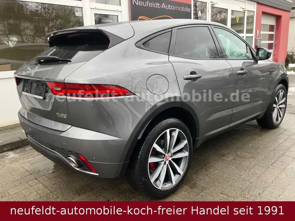 Jaguar E-Pace R-Dynamic S Performance Pano Matrix AHK 08/2020-photo-4