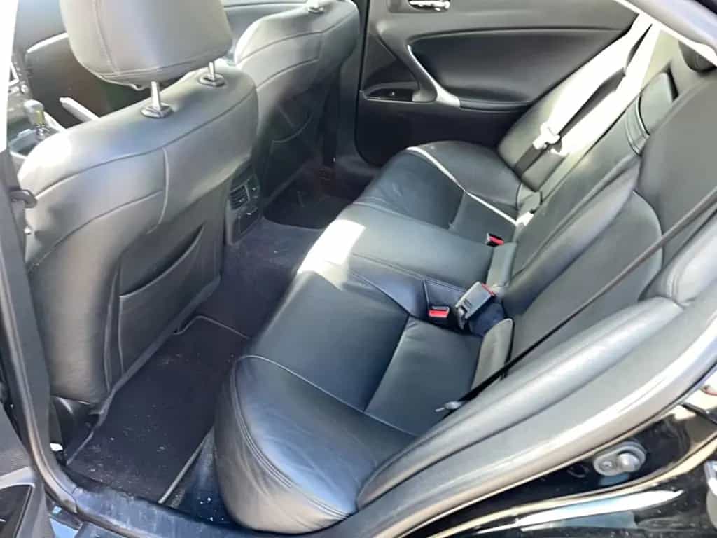 Lexus ANDERE IS 200d 11/2010-photo-11