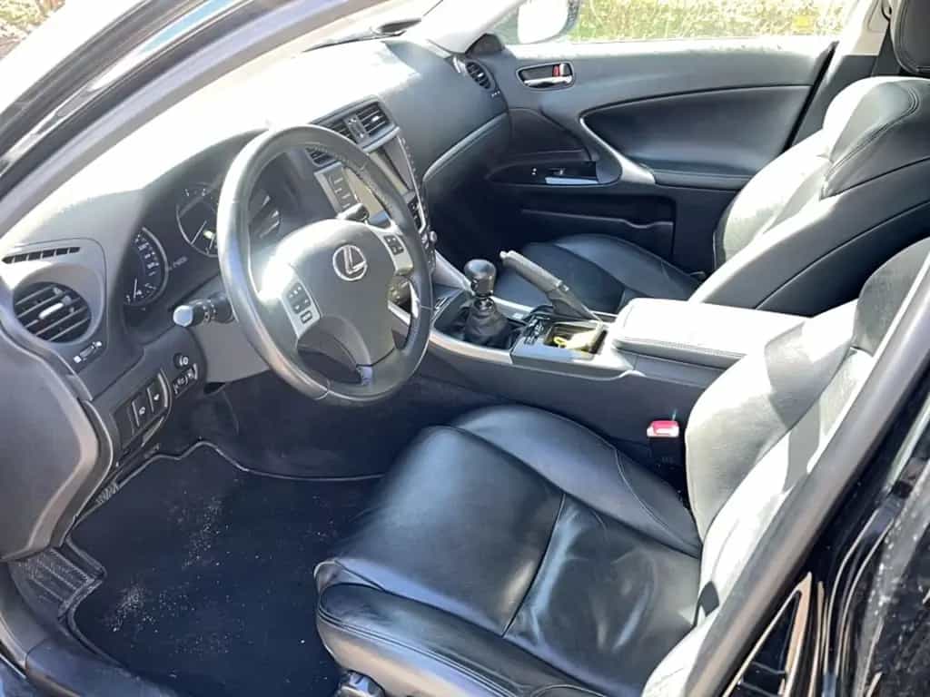Lexus ANDERE IS 200d 11/2010-photo-15