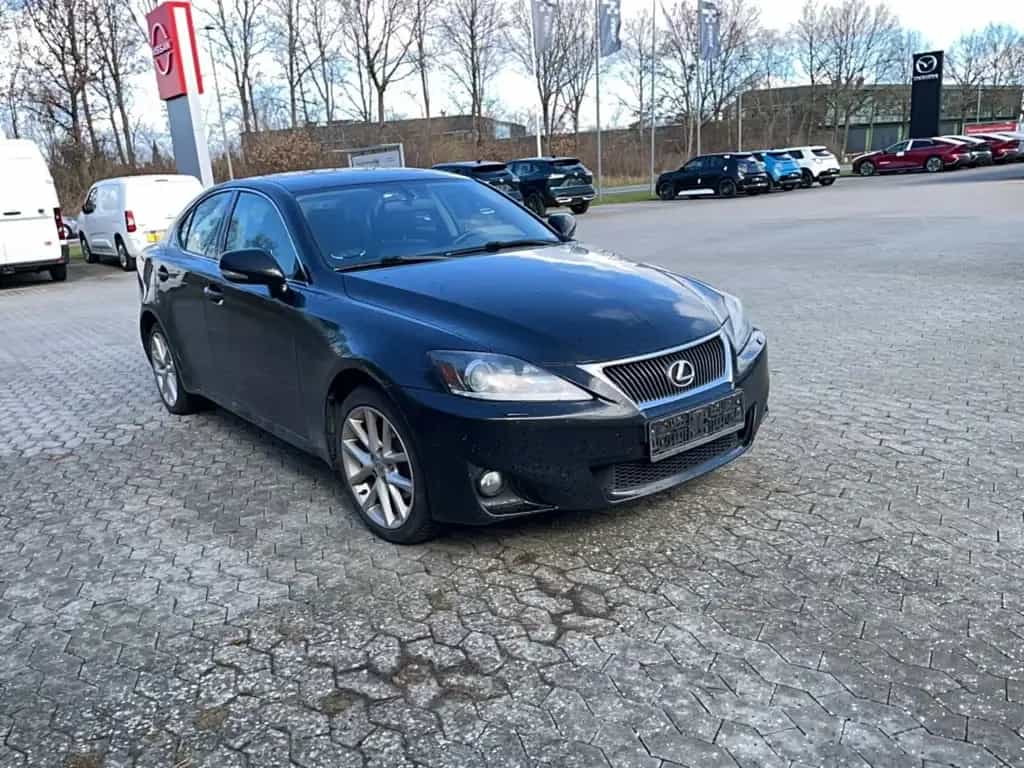 Lexus ANDERE IS 200d 11/2010-photo-3