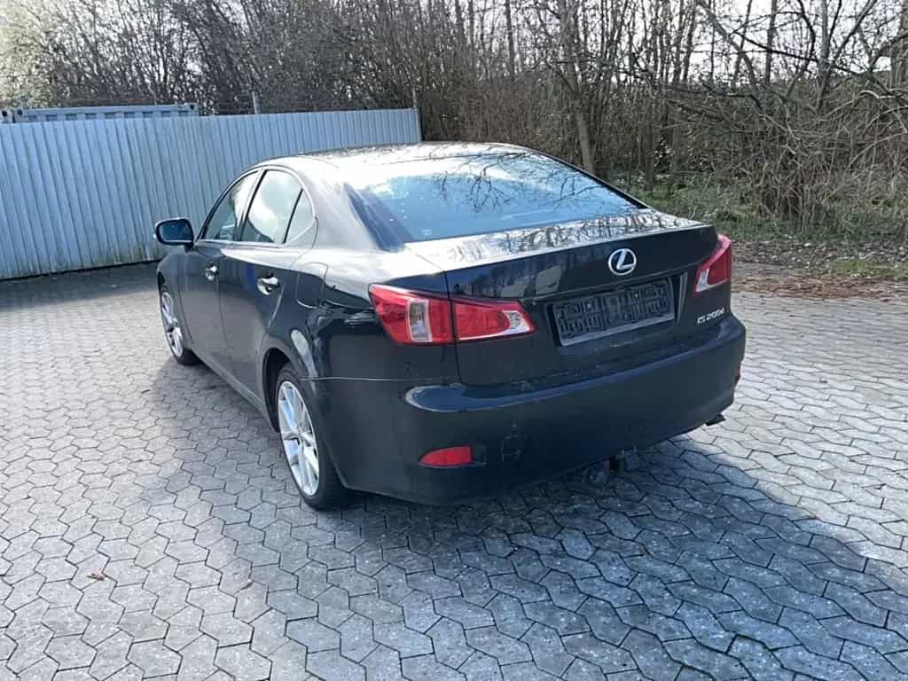 Lexus ANDERE IS 200d 11/2010-photo-5