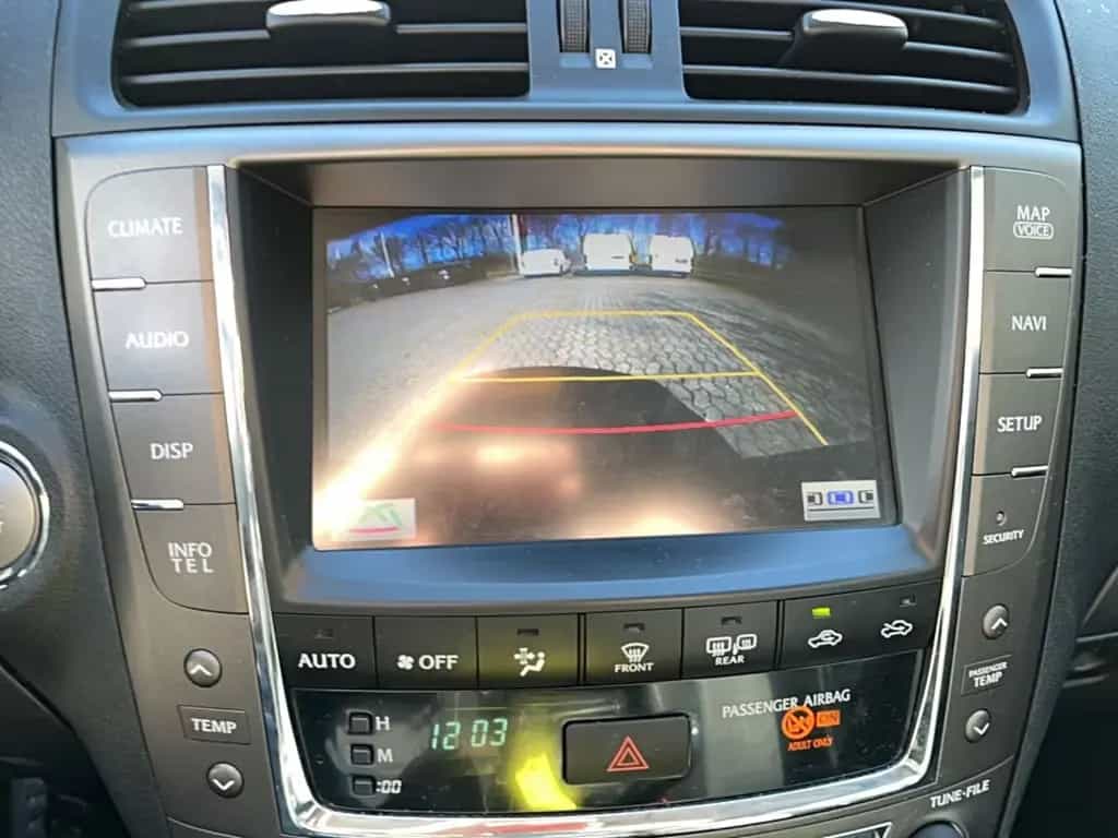 Lexus ANDERE IS 200d 11/2010-photo-8