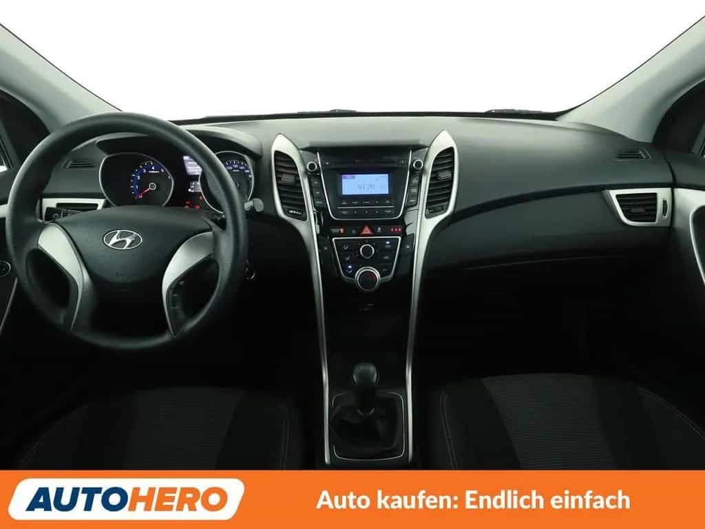 Hyundai i30 1.4 Classic Blue *KLIMA*GARANTIE*START/STOP* 05/2017-photo-11