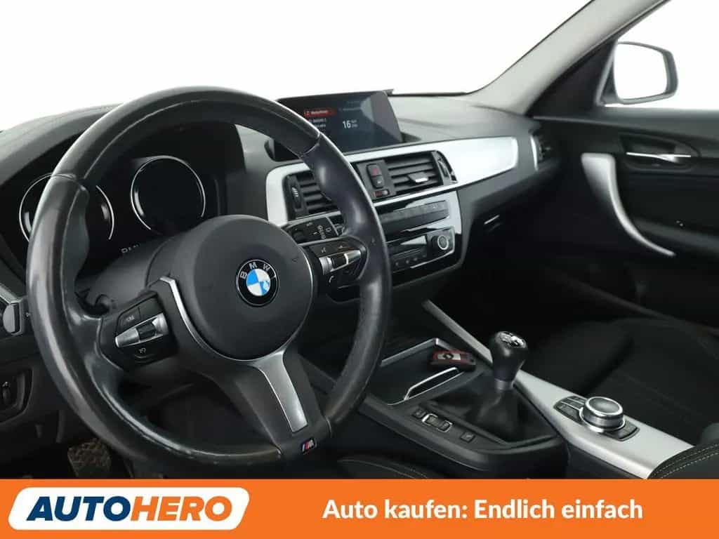BMW 118 i Sport Line Aut.*NAVI*LED*TEMPO*PDC*SHZ* 06/2019-photo-10
