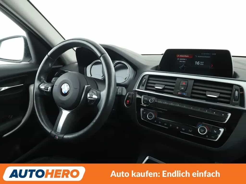 BMW 118 i Sport Line Aut.*NAVI*LED*TEMPO*PDC*SHZ* 06/2019-photo-12