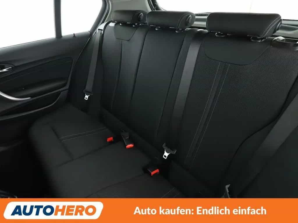 BMW 118 i Sport Line Aut.*NAVI*LED*TEMPO*PDC*SHZ* 06/2019-photo-13