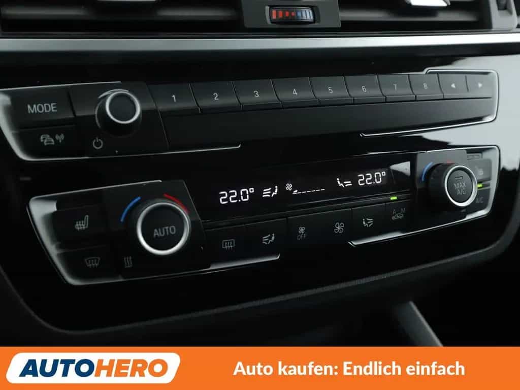 BMW 118 i Sport Line Aut.*NAVI*LED*TEMPO*PDC*SHZ* 06/2019-photo-21