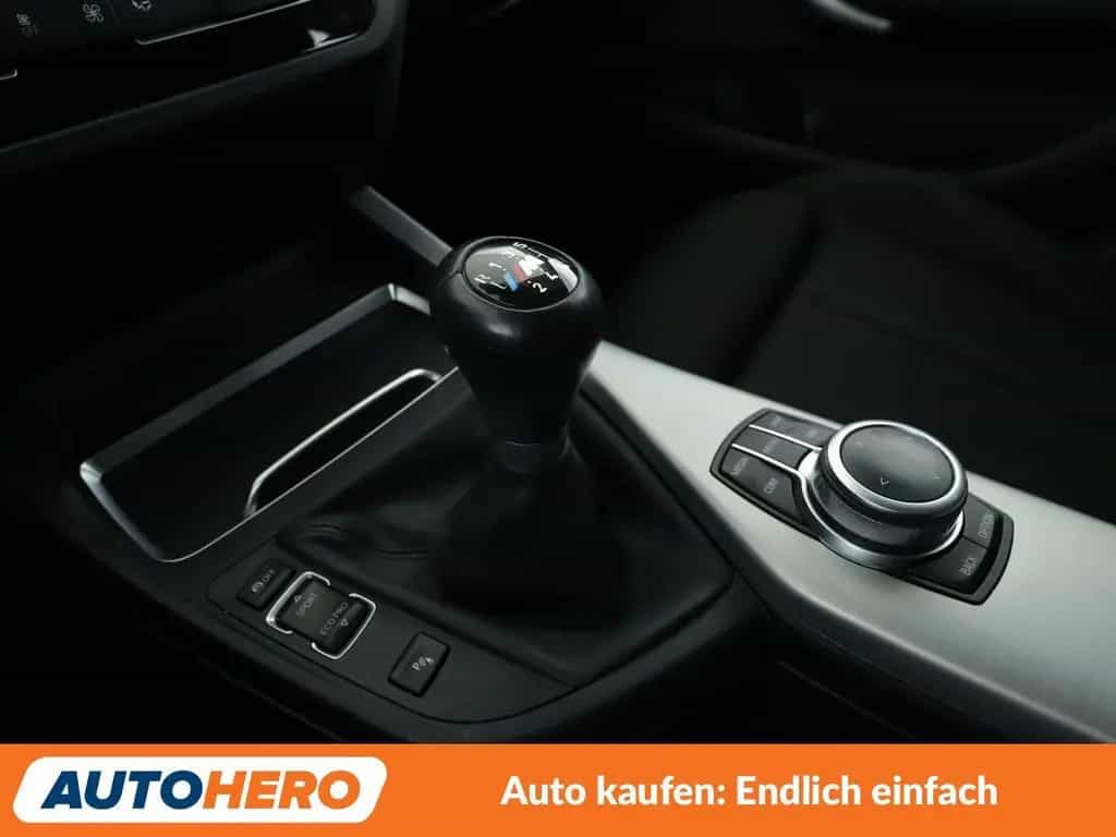 BMW 118 i Sport Line Aut.*NAVI*LED*TEMPO*PDC*SHZ* 06/2019-photo-22