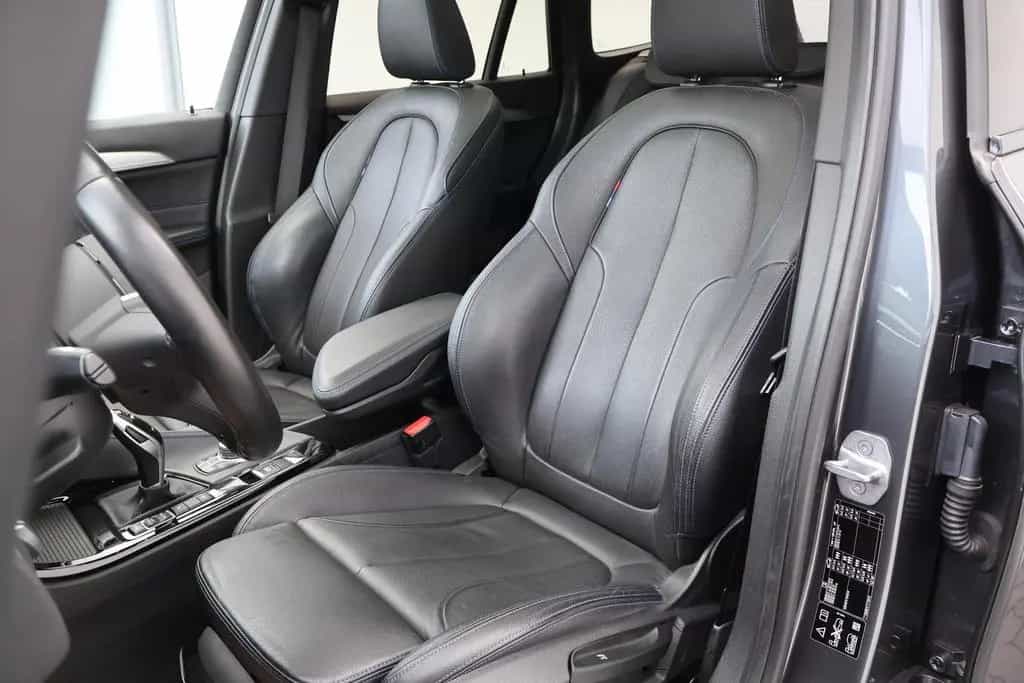 BMW X1 xDrive 20 d M Sportpaket Pano Leder LED Navi 09/2018-photo-11