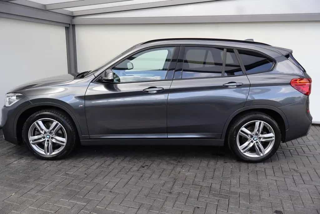 BMW X1 xDrive 20 d M Sportpaket Pano Leder LED Navi 09/2018-photo-7