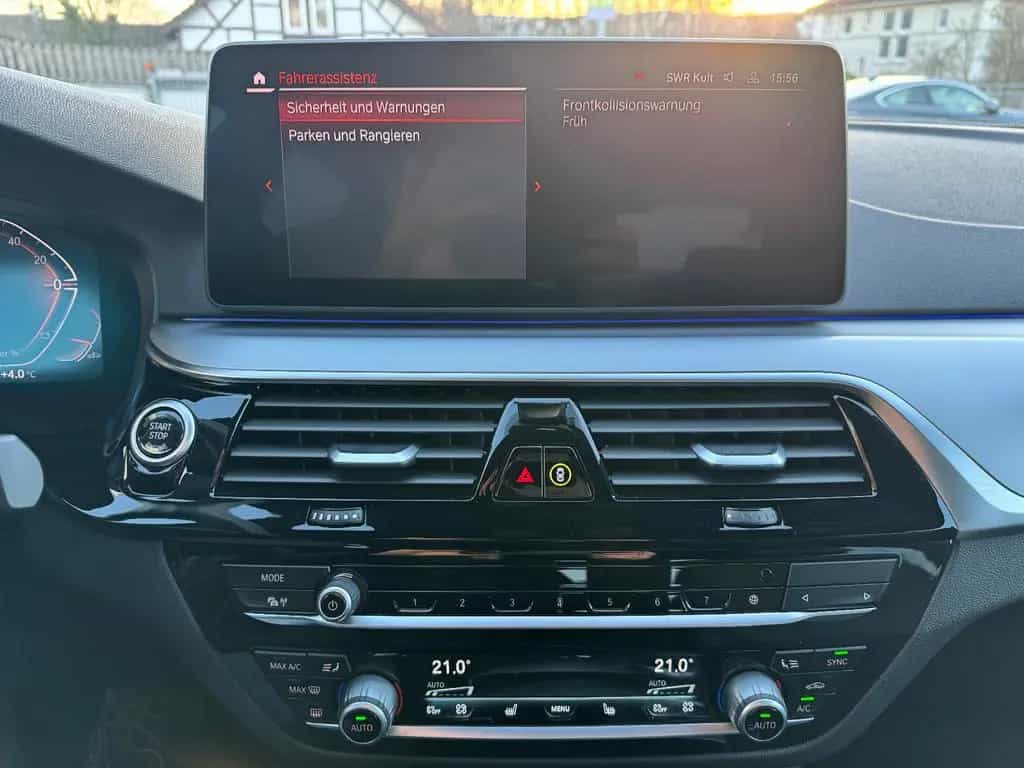BMW 5 Series 520 d Aut. AHK/LEDER/LED/NAVI/KAMERA/ALU 02/2022-photo-29