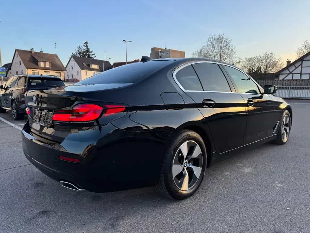 BMW 5 Series 520 d Aut. AHK/LEDER/LED/NAVI/KAMERA/ALU 02/2022-photo-4