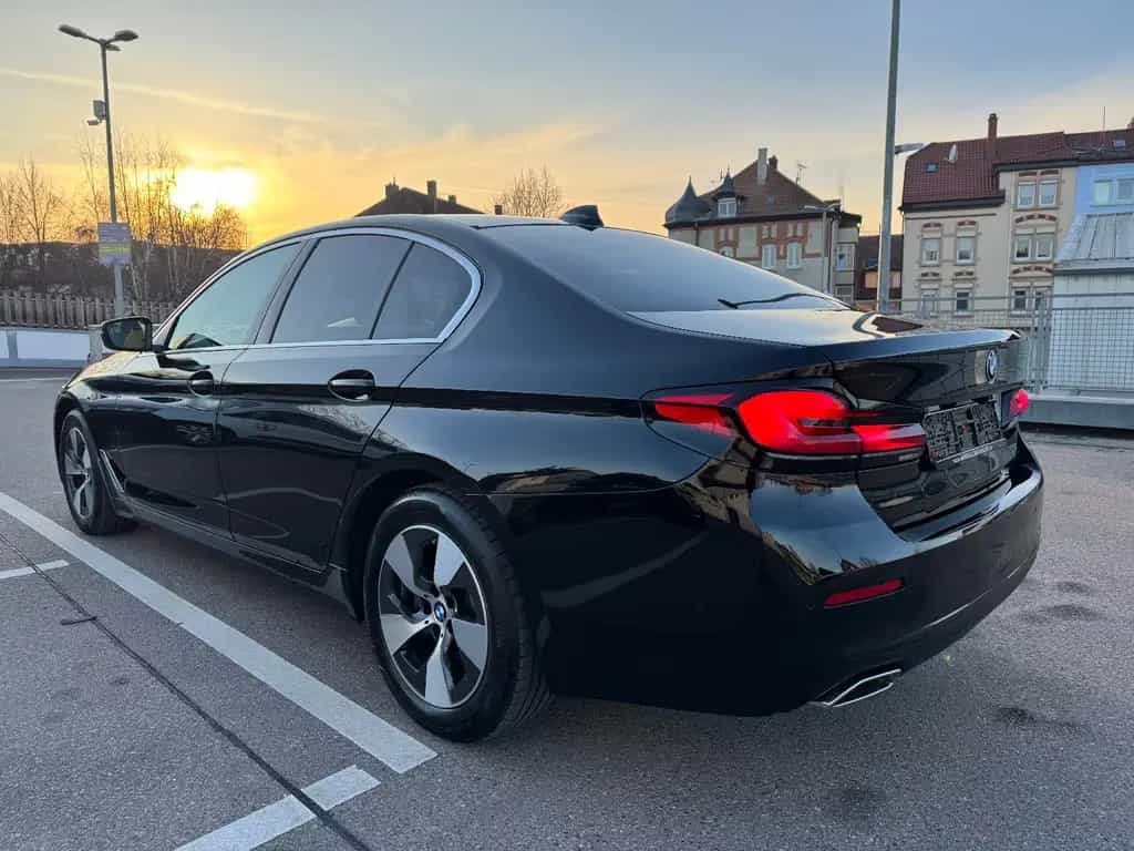 BMW 5 Series 520 d Aut. AHK/LEDER/LED/NAVI/KAMERA/ALU 02/2022-photo-6