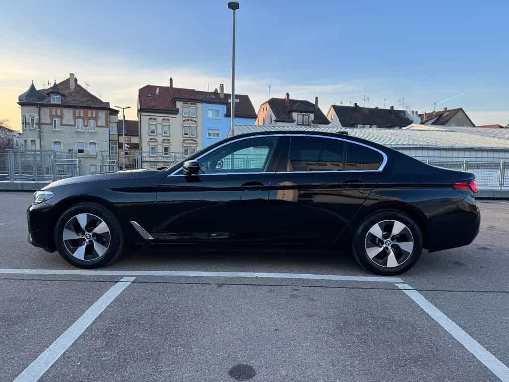 BMW 5 Series 520 d Aut. AHK/LEDER/LED/NAVI/KAMERA/ALU 02/2022-photo-7