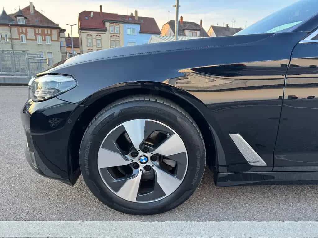 BMW 5 Series 520 d Aut. AHK/LEDER/LED/NAVI/KAMERA/ALU 02/2022-photo-8