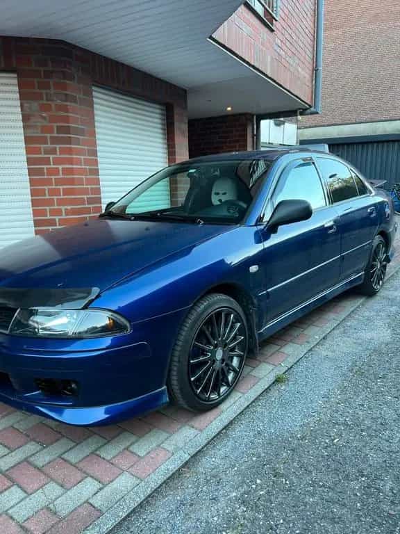 Mitsubishi Carisma 1,9 DID 09/2003-photo-2