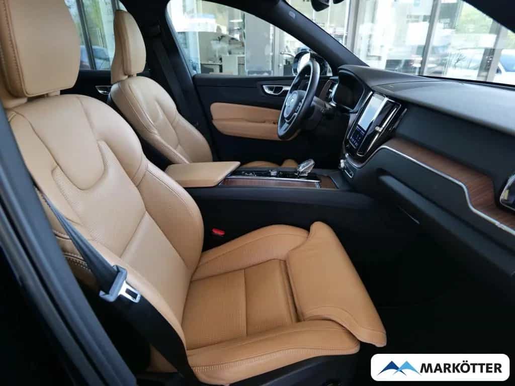 Volvo XC60 B4 Plus Dark PANO/BLIS/CAM/ACC/Harman Kardo 02/2023-photo-16