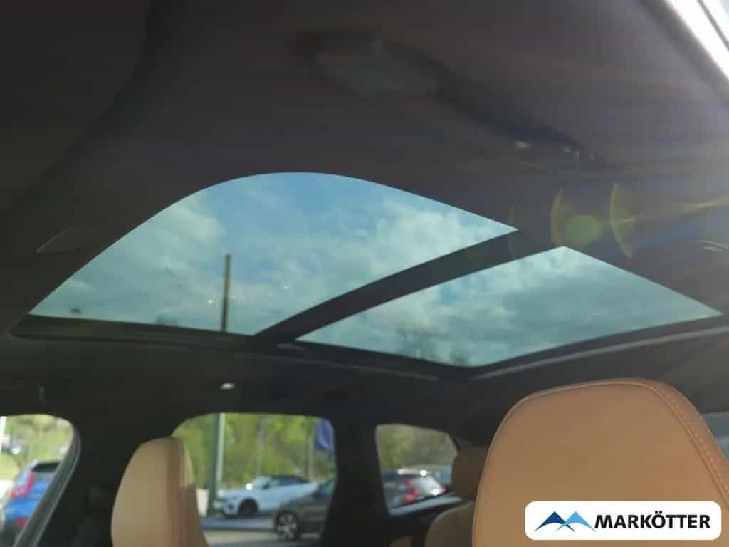 Volvo XC60 B4 Plus Dark PANO/BLIS/CAM/ACC/Harman Kardo 02/2023-photo-19