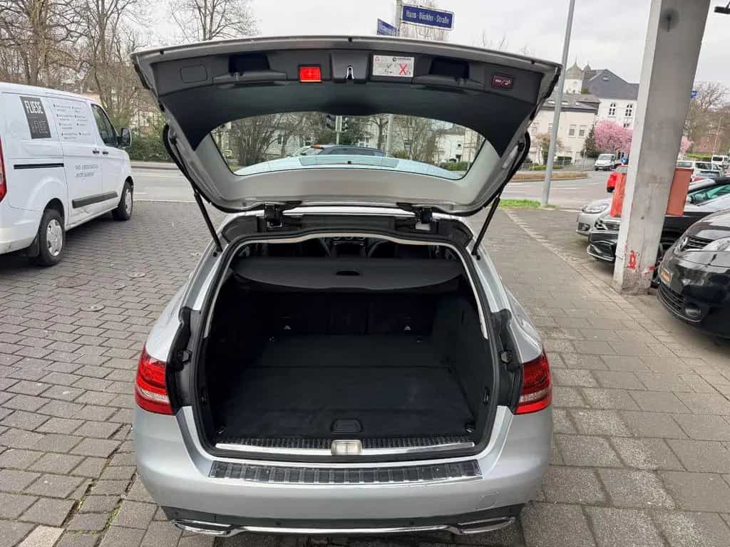 Mercedes-Benz C-Class 180 T CGI Avantgarde,Teilleder,Navi,LED,AHK 06/2016-photo-17