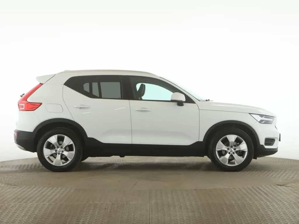 Volvo XC40 D3 Momentum Pro LED+RFK+SitzH+Navi+AppleCar 12/2019-photo-7