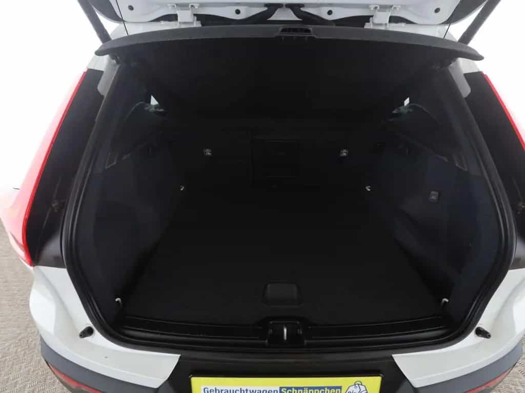 Volvo XC40 D3 Momentum Pro LED+RFK+SitzH+Navi+AppleCar 12/2019-photo-8