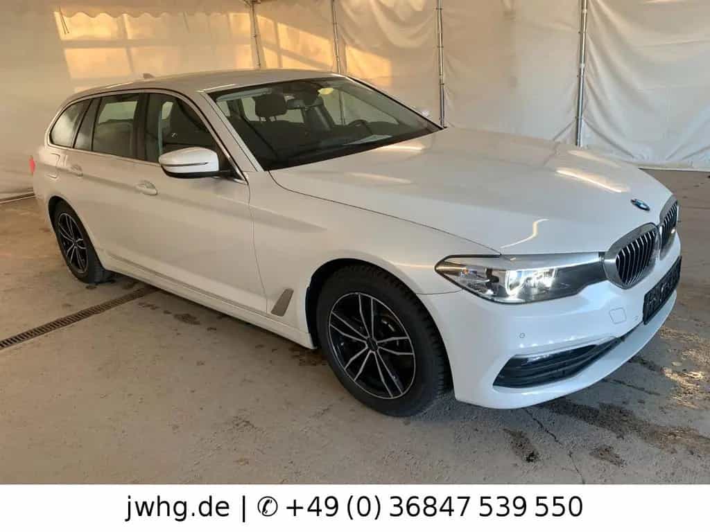 BMW 5 Series 520d T xDrive DRIVING ASS+/AHK/WINTER PAKET 03/2020-photo-1