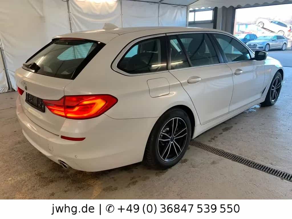 BMW 5 Series 520d T xDrive DRIVING ASS+/AHK/WINTER PAKET 03/2020-photo-3