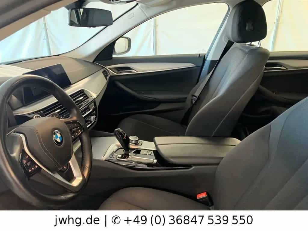 BMW 5 Series 520d T xDrive DRIVING ASS+/AHK/WINTER PAKET 03/2020-photo-8