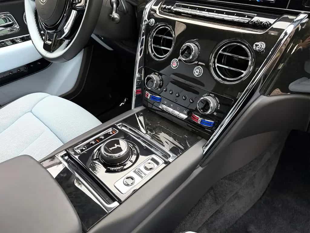 Rolls-Royce Cullinan BeSpoke Audio Series II heated&cooled 05/2024-photo-22