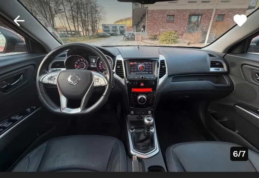 Ssangyong Tivoli 1.6 e-XGi 160 QUARTZ 2WD QUARTZ 06/2016-photo-4