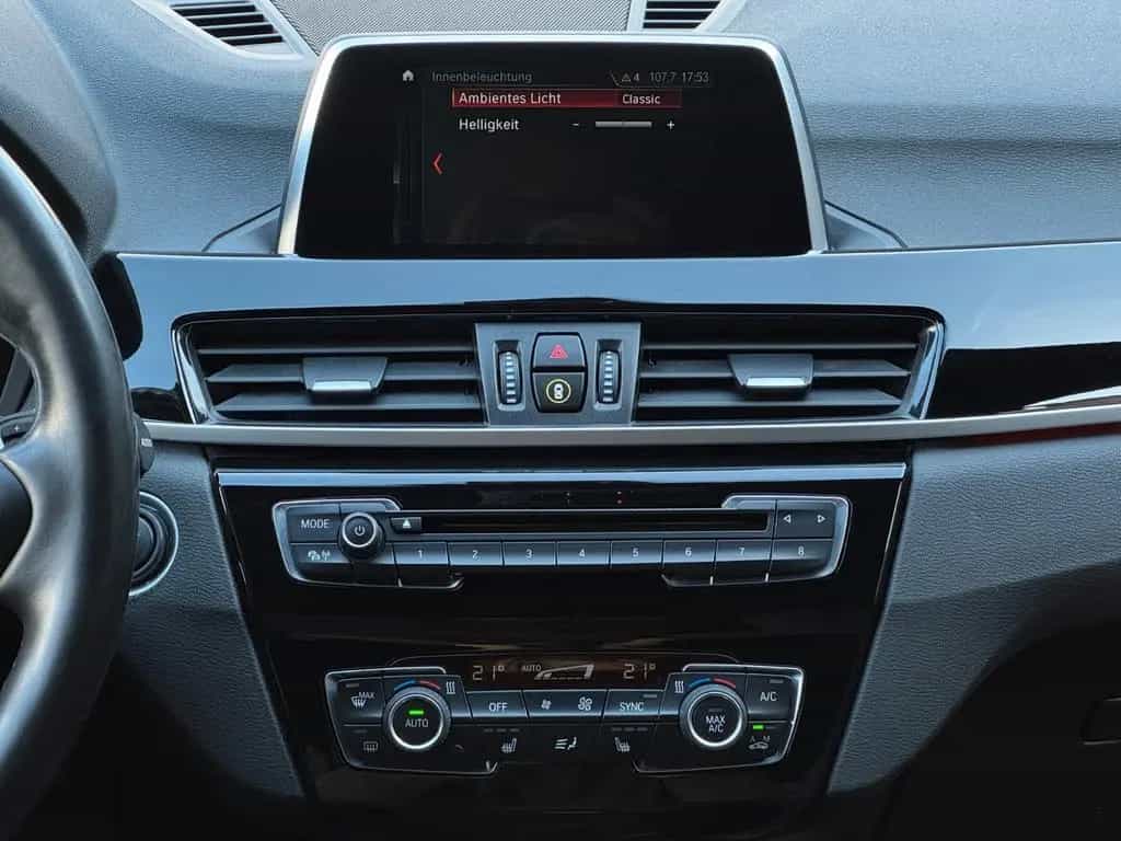 BMW X1 sDrive20i M Sport Shadow LED Temp PDC 02/2019-photo-23