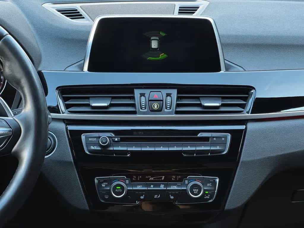 BMW X1 sDrive20i M Sport Shadow LED Temp PDC 02/2019-photo-24