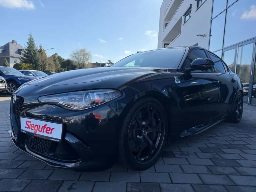 Alfa Romeo Giulia Quadrifoglio/Harmann Kardon Sound/R-Kam 03/2023-photo-1