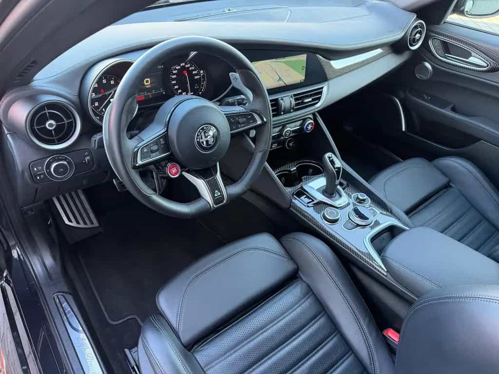 Alfa Romeo Giulia Quadrifoglio/Harmann Kardon Sound/R-Kam 03/2023-photo-12