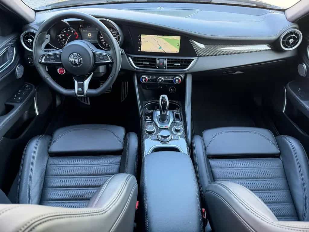 Alfa Romeo Giulia Quadrifoglio/Harmann Kardon Sound/R-Kam 03/2023-photo-17