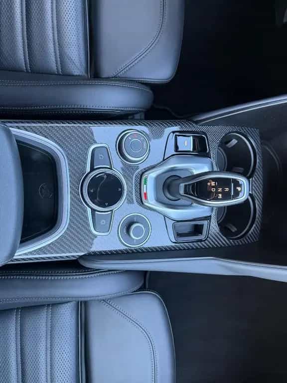 Alfa Romeo Giulia Quadrifoglio/Harmann Kardon Sound/R-Kam 03/2023-photo-24