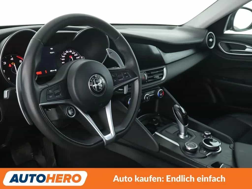 Alfa Romeo Giulia 2.2 JTDM Super Aut.*NAVI*TEMPO*CAM*PDC* 03/2017-photo-10