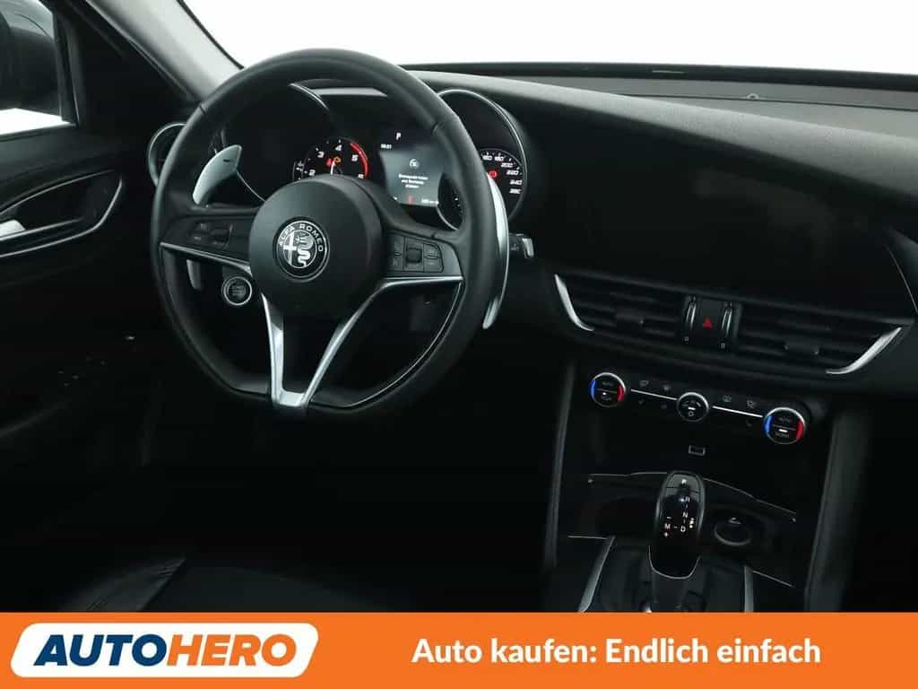 Alfa Romeo Giulia 2.2 JTDM Super Aut.*NAVI*TEMPO*CAM*PDC* 03/2017-photo-12