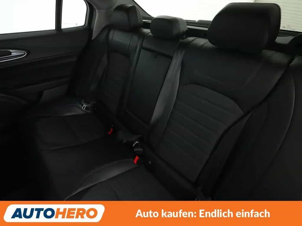 Alfa Romeo Giulia 2.2 JTDM Super Aut.*NAVI*TEMPO*CAM*PDC* 03/2017-photo-13