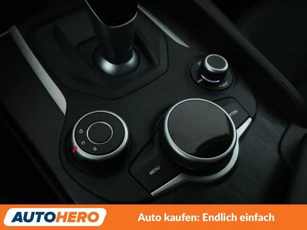 Alfa Romeo Giulia 2.2 JTDM Super Aut.*NAVI*TEMPO*CAM*PDC* 03/2017-photo-26