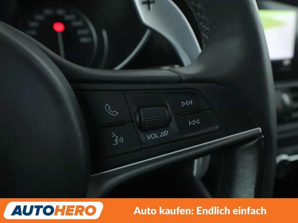 Alfa Romeo Giulia 2.2 JTDM Super Aut.*NAVI*TEMPO*CAM*PDC* 03/2017-photo-27