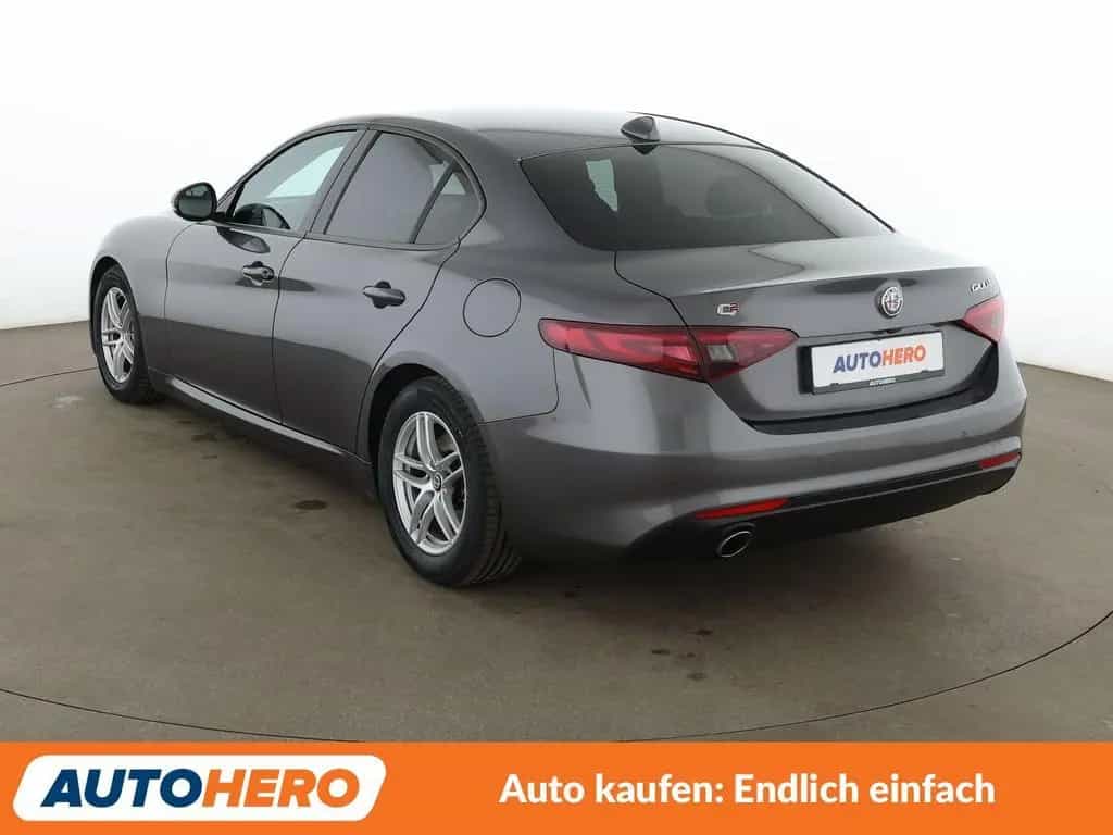 Alfa Romeo Giulia 2.2 JTDM Super Aut.*NAVI*TEMPO*CAM*PDC* 03/2017-photo-3